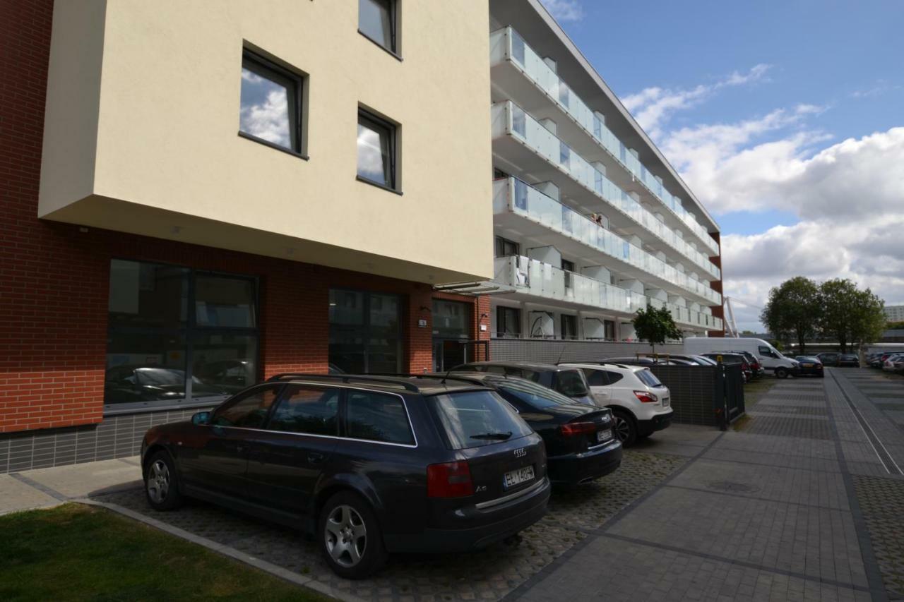 28 Apartament *
