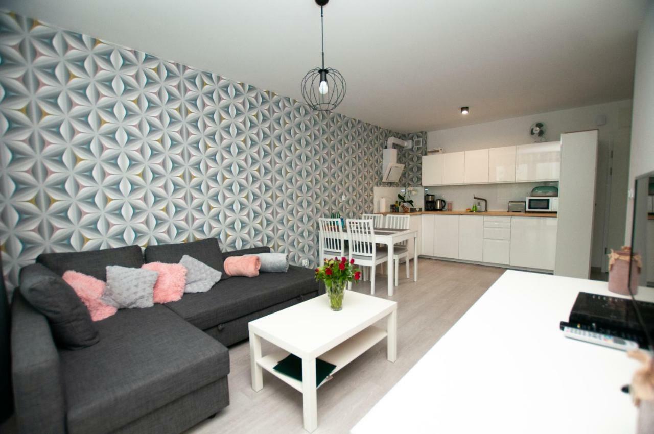Apartament 28 *